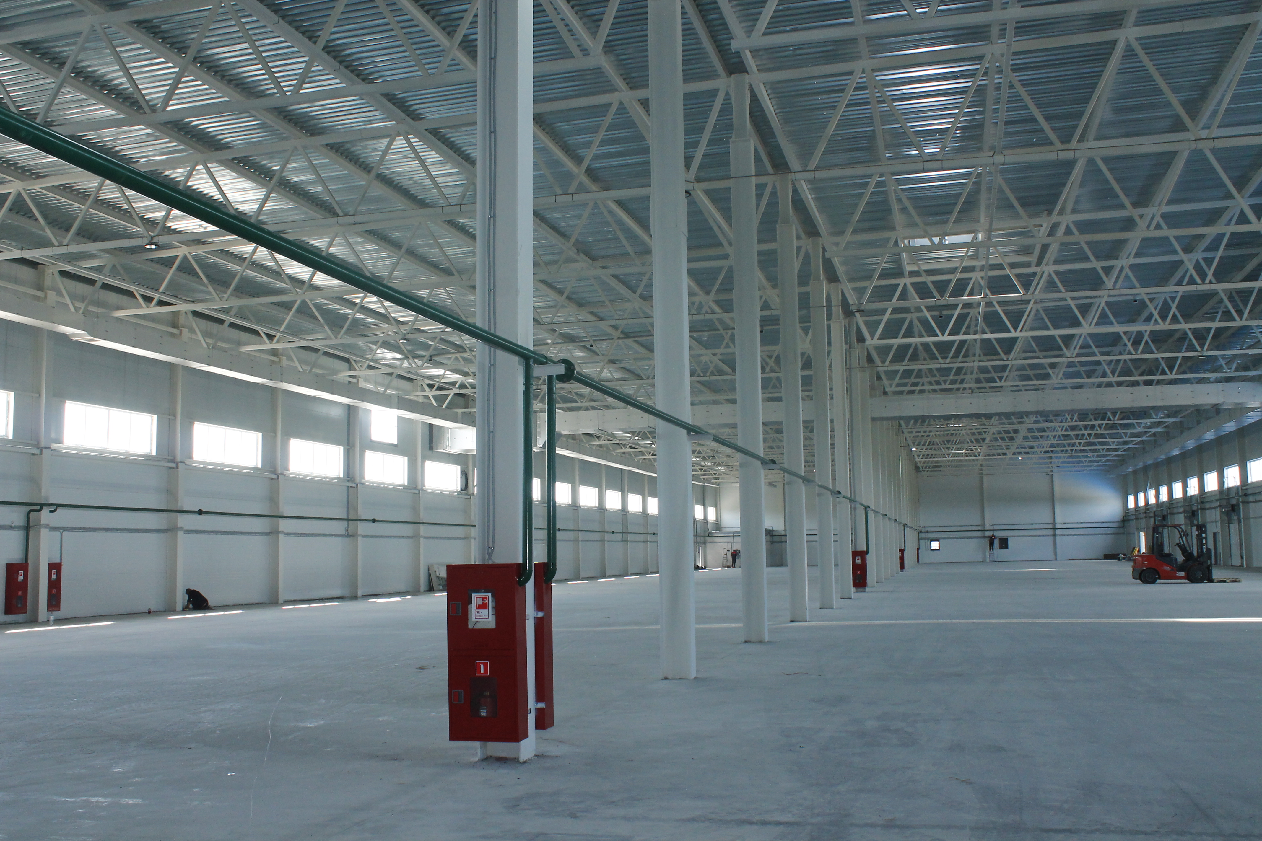 Строительство распределительного центра площадью 10 000 м²